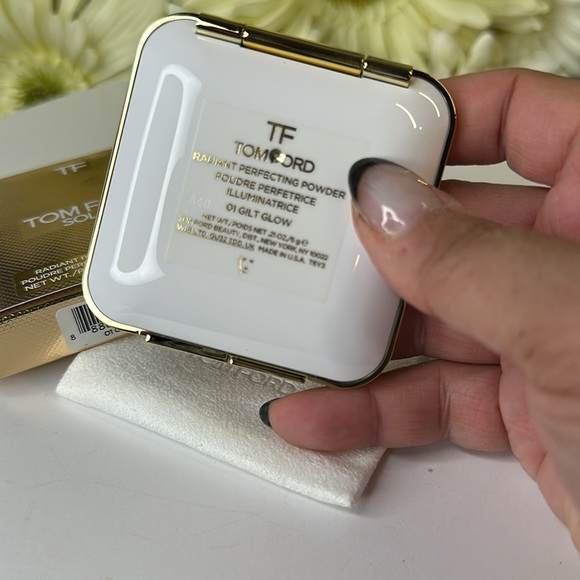 Tom Ford radiant perfecting powder color 01 Gilt Glow new LIMITED EDITION - Picture 8 of 9